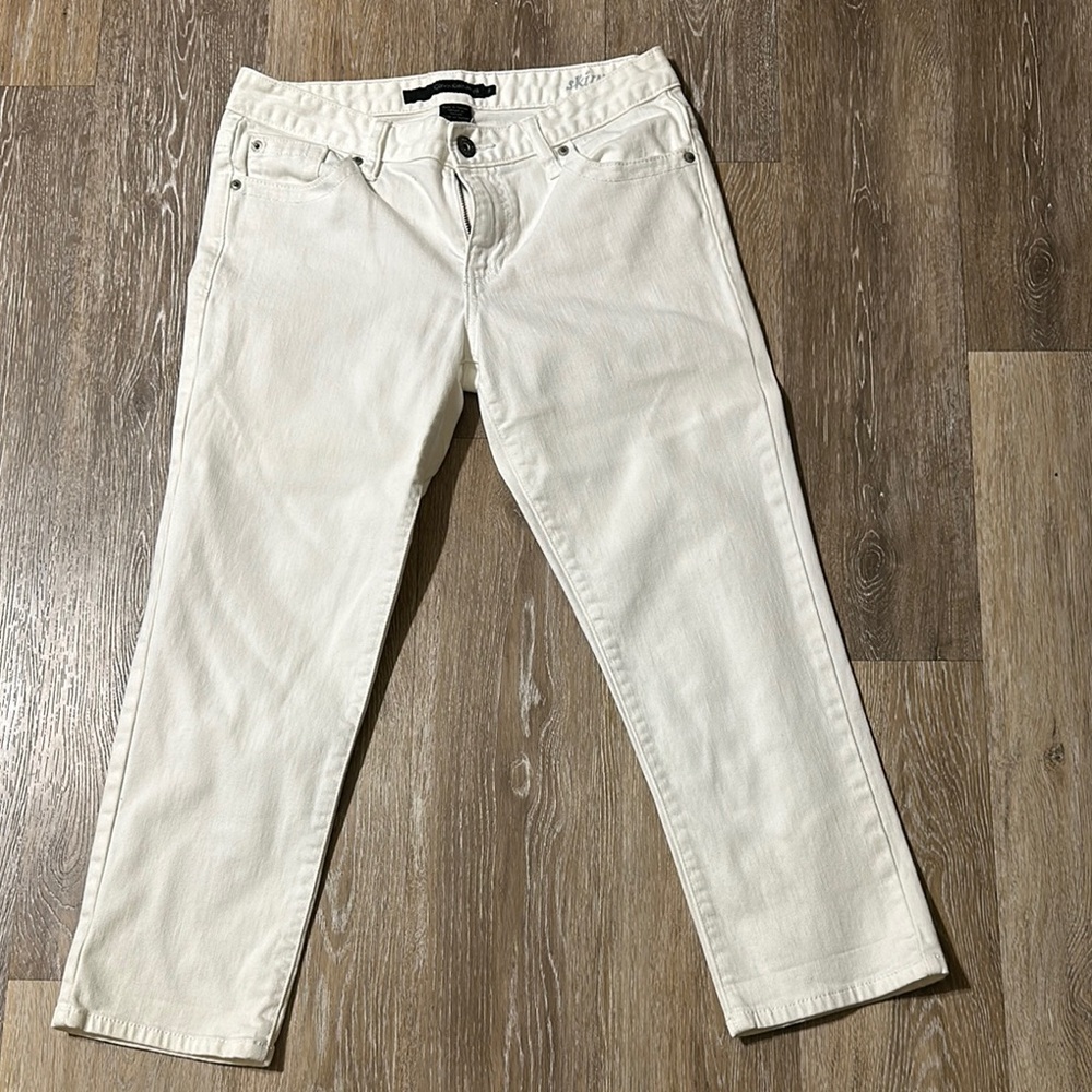 Calvin Klein-Women's Mid Rise White Cropped Jeans EUC